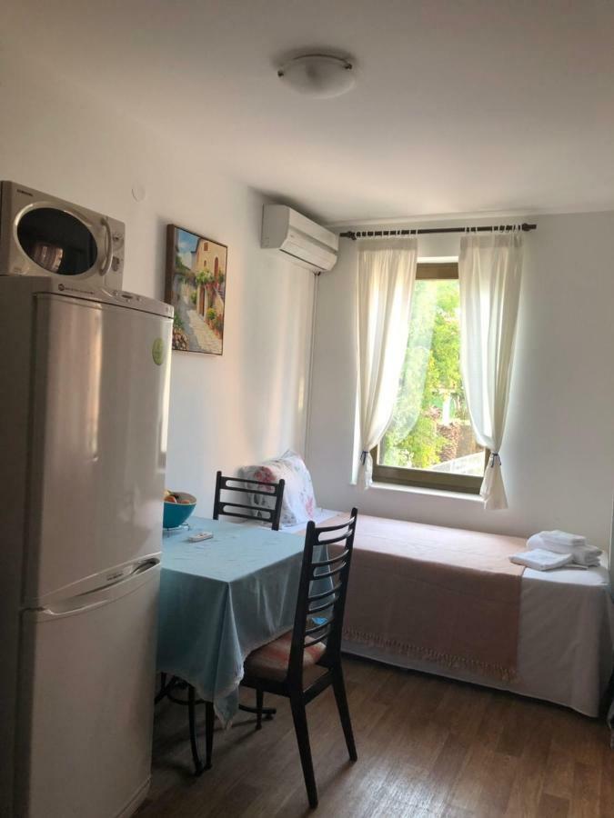 Apartmani Petrija Prcanj Exterior photo